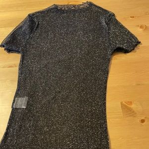 Mesh lettuce hemmed top